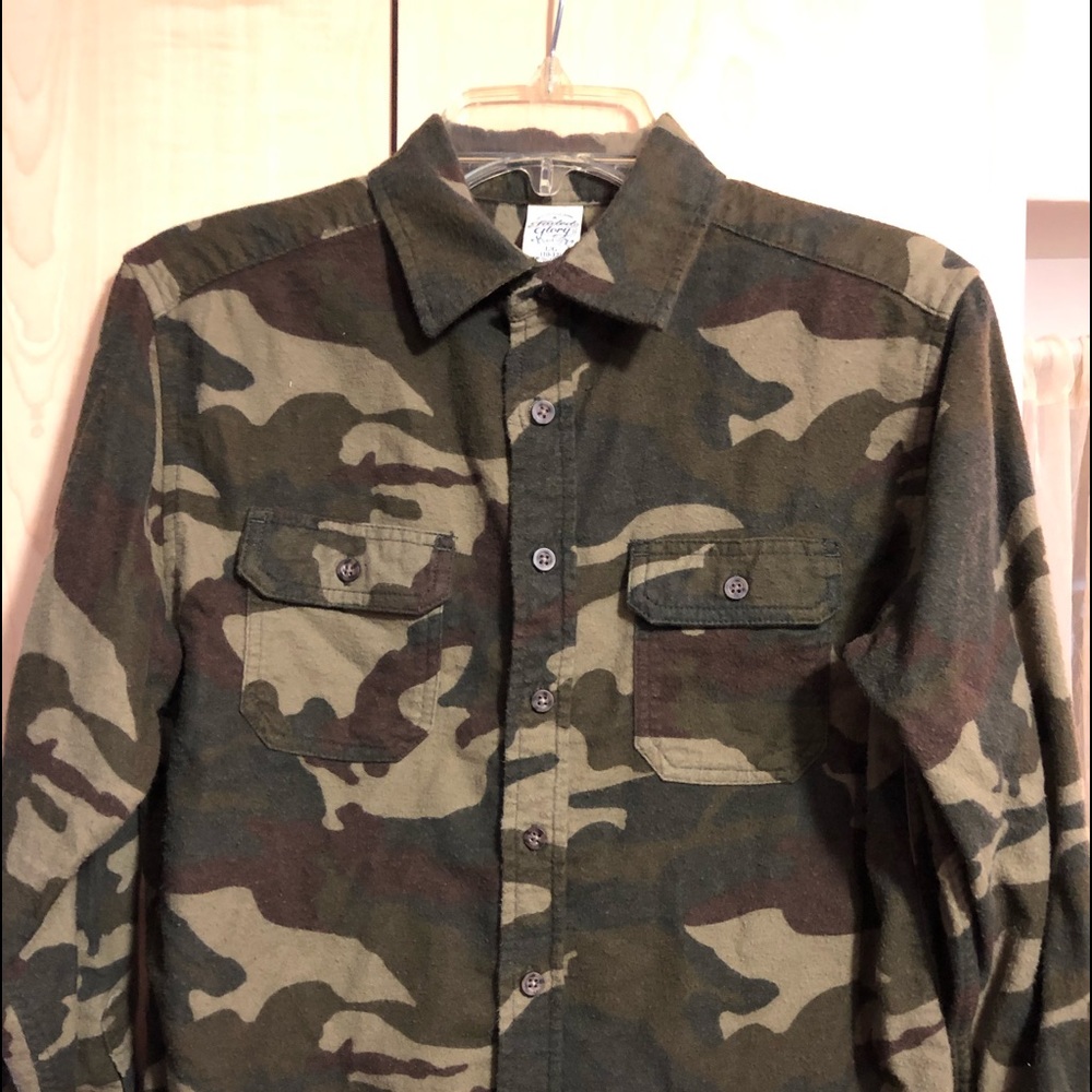 Camouflage Long-sleeve Button Up